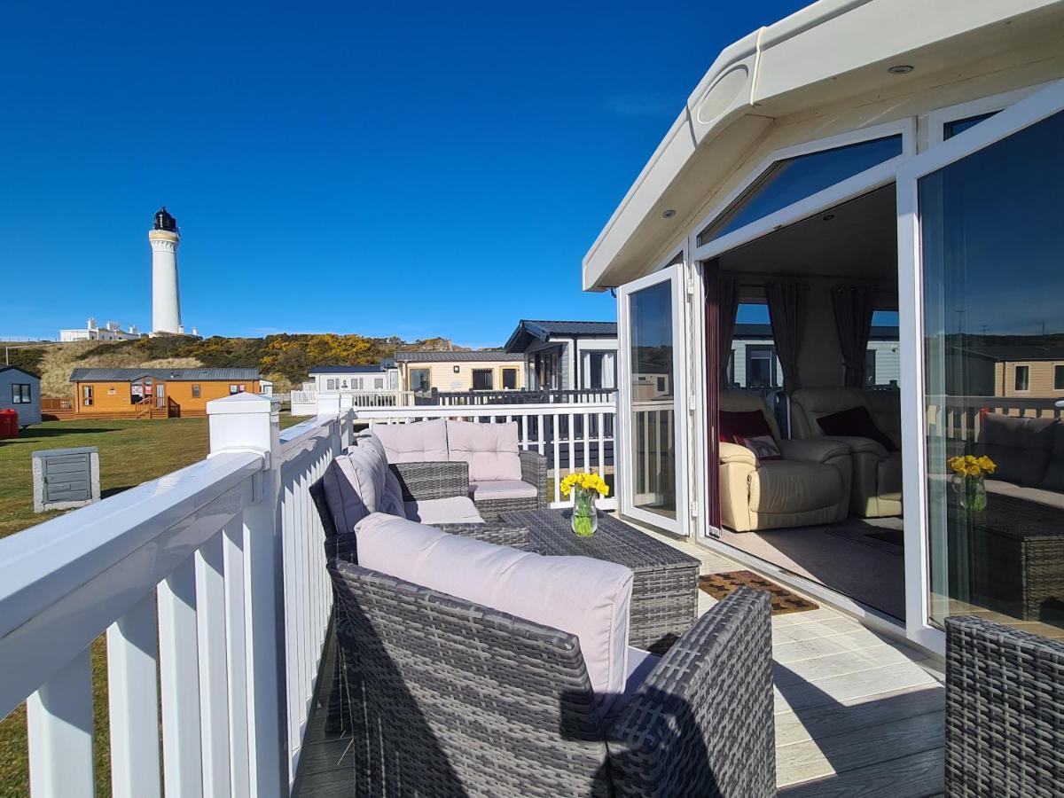Helmsley Luxury Lodge Lossiemouth Extérieur photo